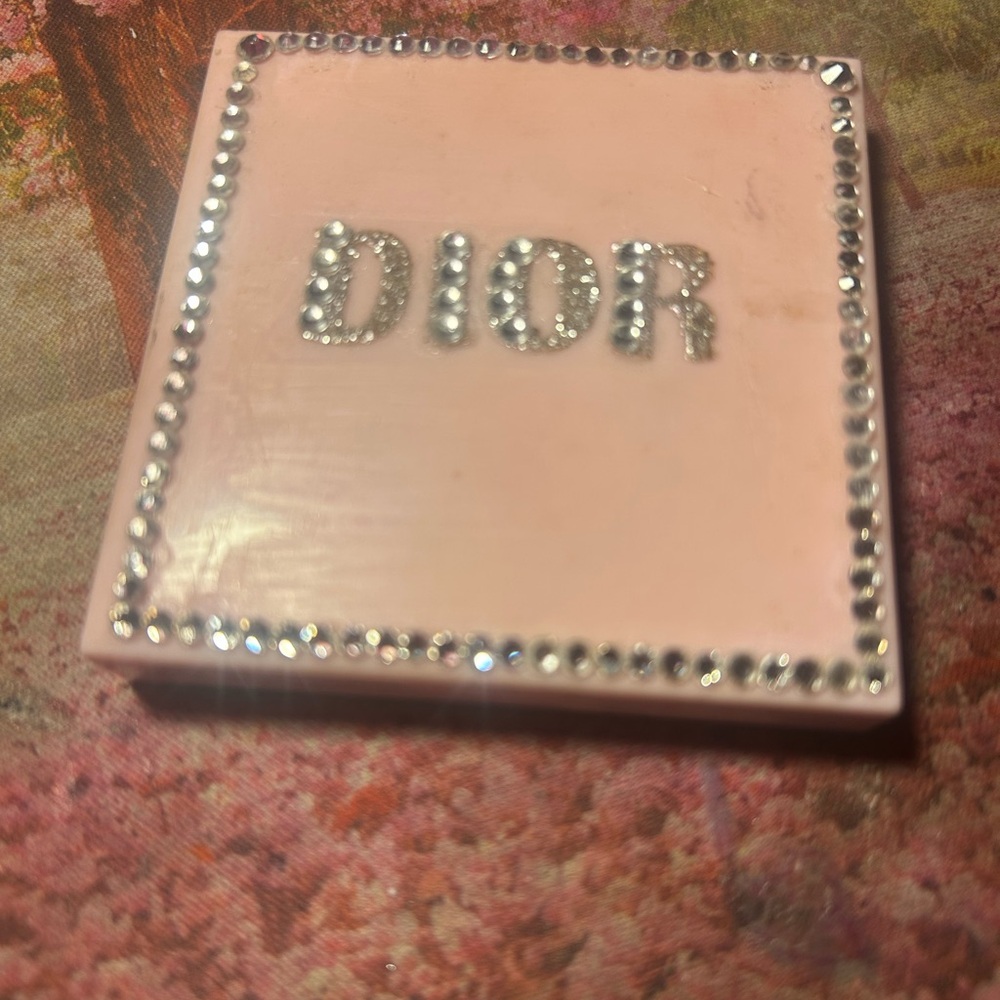 Dior Lipglow Mirrored Compact with Lights! - Picture 2 of 8
